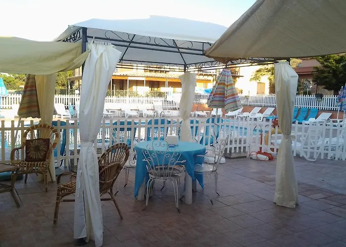 לינה וארוחת בוקר Panarea צ'פאלו